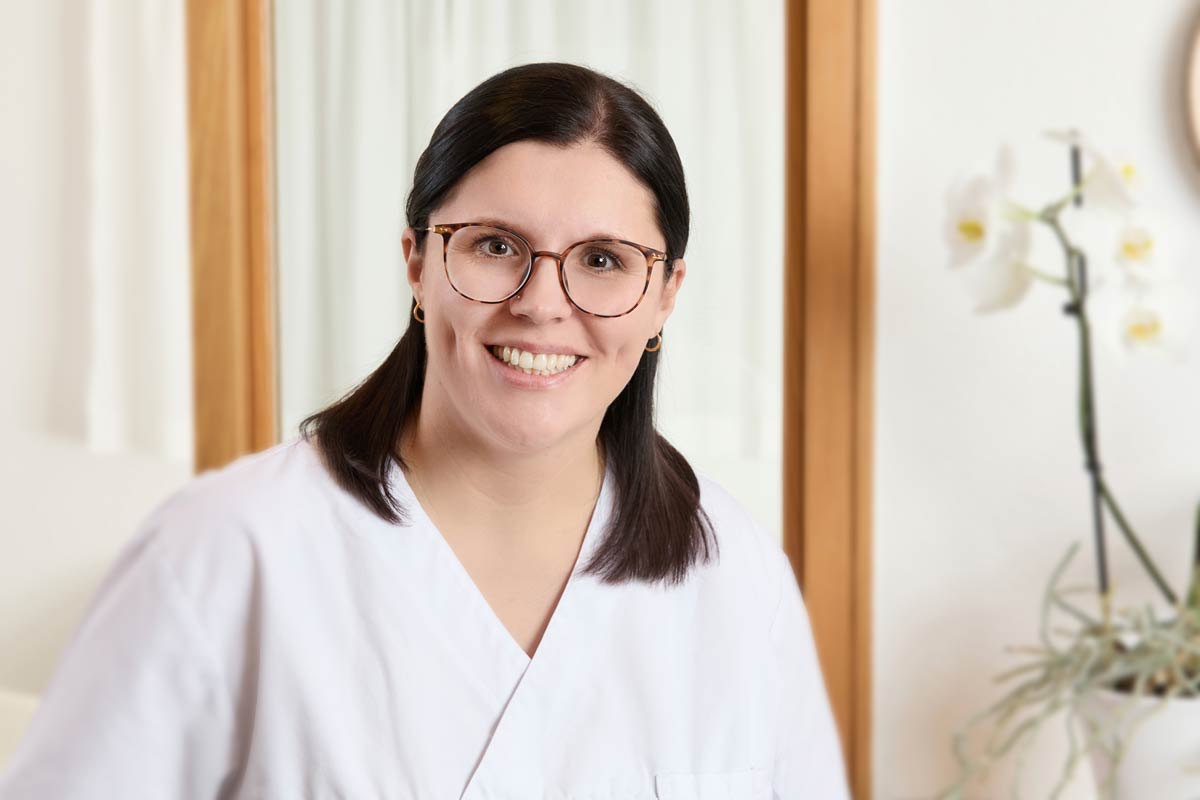 Praxis Neubrunn Monika Schanzer – Mitarbeiterin Lisa Kranz