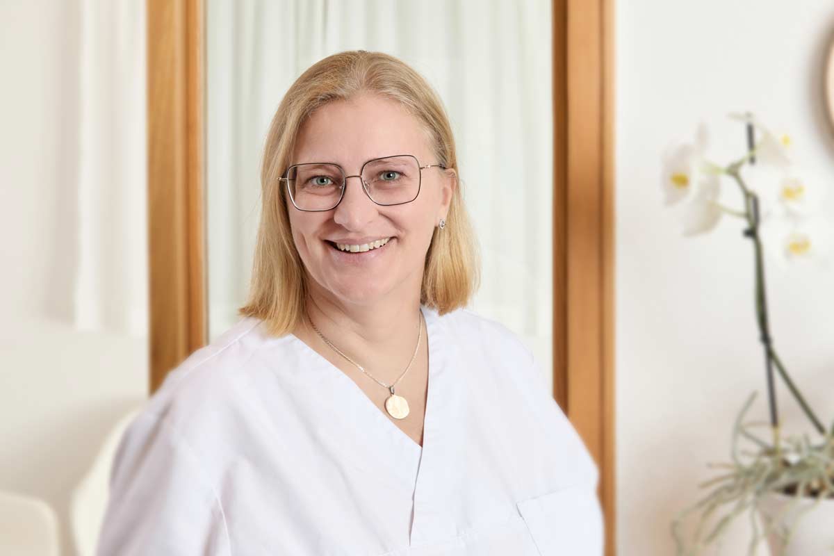 Zahnarzt Praxis Neubrunn Monika Schanzer — Mitarbeiterin Stefanie May